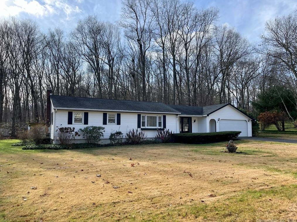 40 Summit Dr, Tolland, CT 06084
