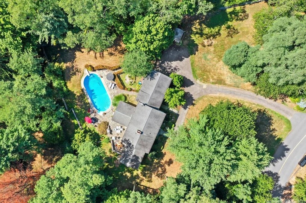 25 Collinswood, Wilton, CT 06897