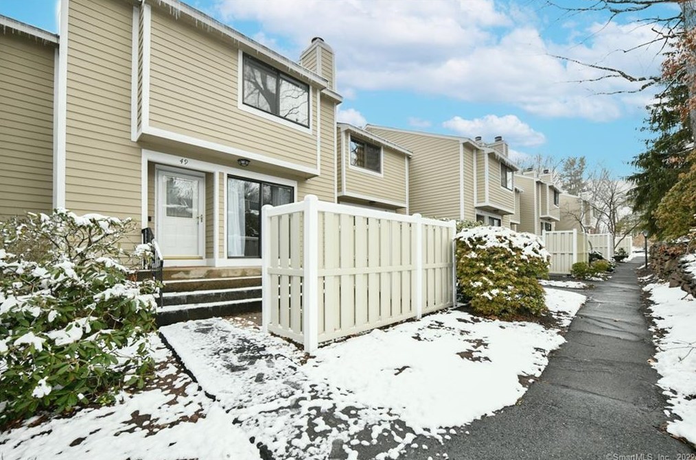 49 Ives Hill Ct #49, Cheshire, CT 06410