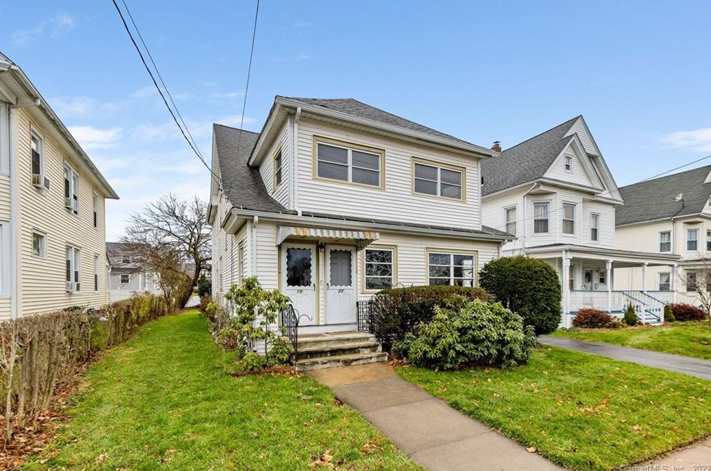 77 Quaker Ln, Hartford, CT 06119-1354