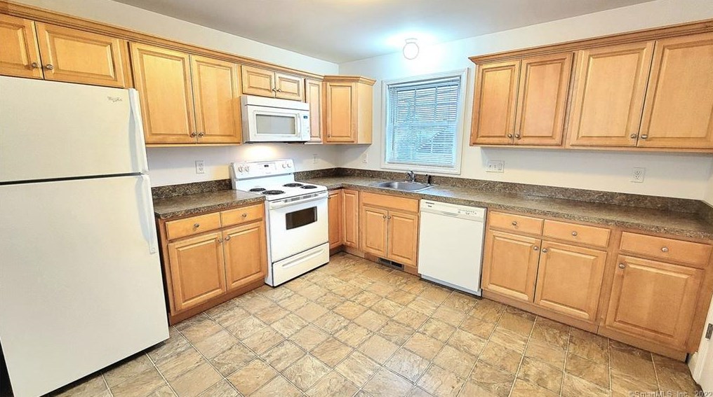 83 Buckingham Ave #b, Milford, CT 06460