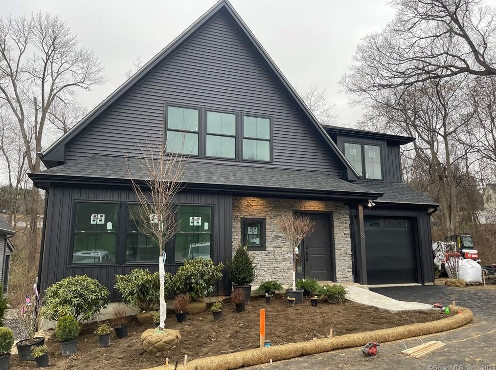 40 Fullin Rd #18, Norwalk, CT 06851