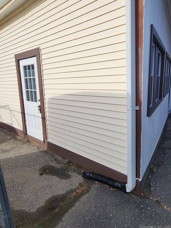 1815 Thomaston Ave, Waterbury, CT 06704