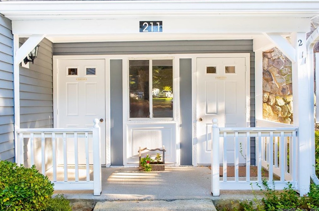 211 Windgate Cir #b, Upper Stepney, CT