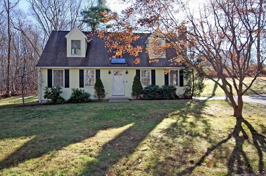 7 Baldwin Ln, Ivoryton, CT 06442