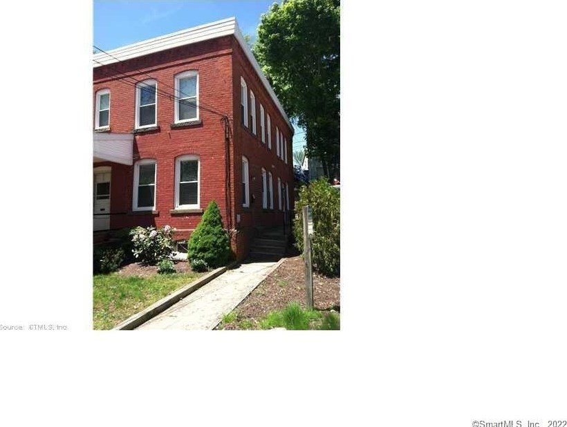 4 Morton Ave #1, Pawcatuck, CT 06379