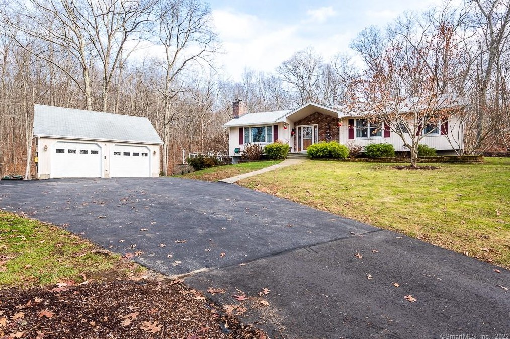 654 Shewville Rd, Gales Ferry, CT 06339