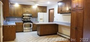 8 Boxwood Dr, Vernon, CT 06066
