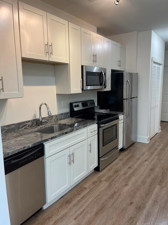 398-a Federal Rd #301, Brookfield Center, CT 06804
