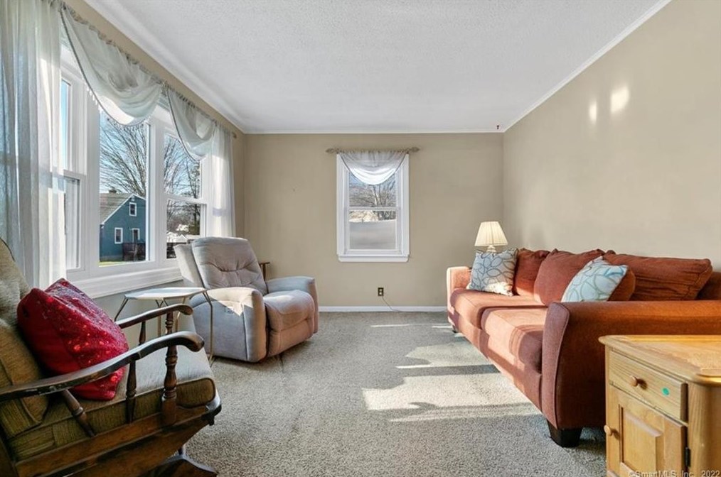 64 Mayflower Pl, Milford, CT 06460