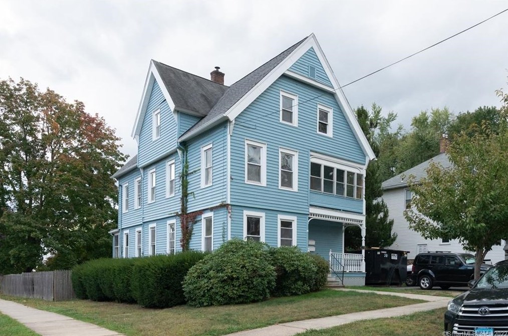 71 Curtis Ave #2, Wallingford, CT 06492