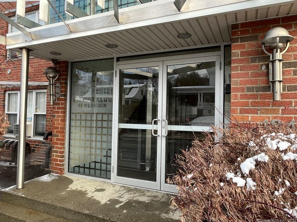 184 Pequot Ave #212, United States Coast Guard Ac, CT 06320