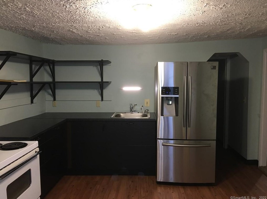 105 Brooklyn St #fl1, Vernon, CT 06066