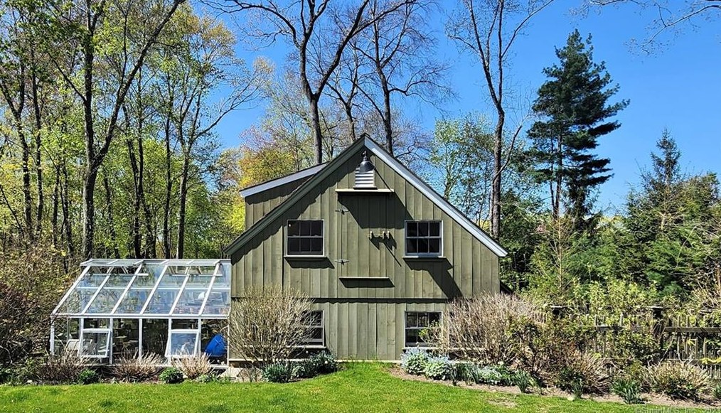 585 Silvermine Rd, New Canaan, CT 06840