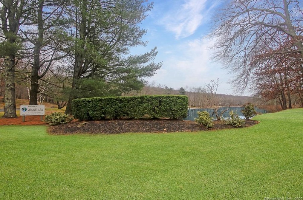 2 Alder Ct #2, Woodbury, CT 06798