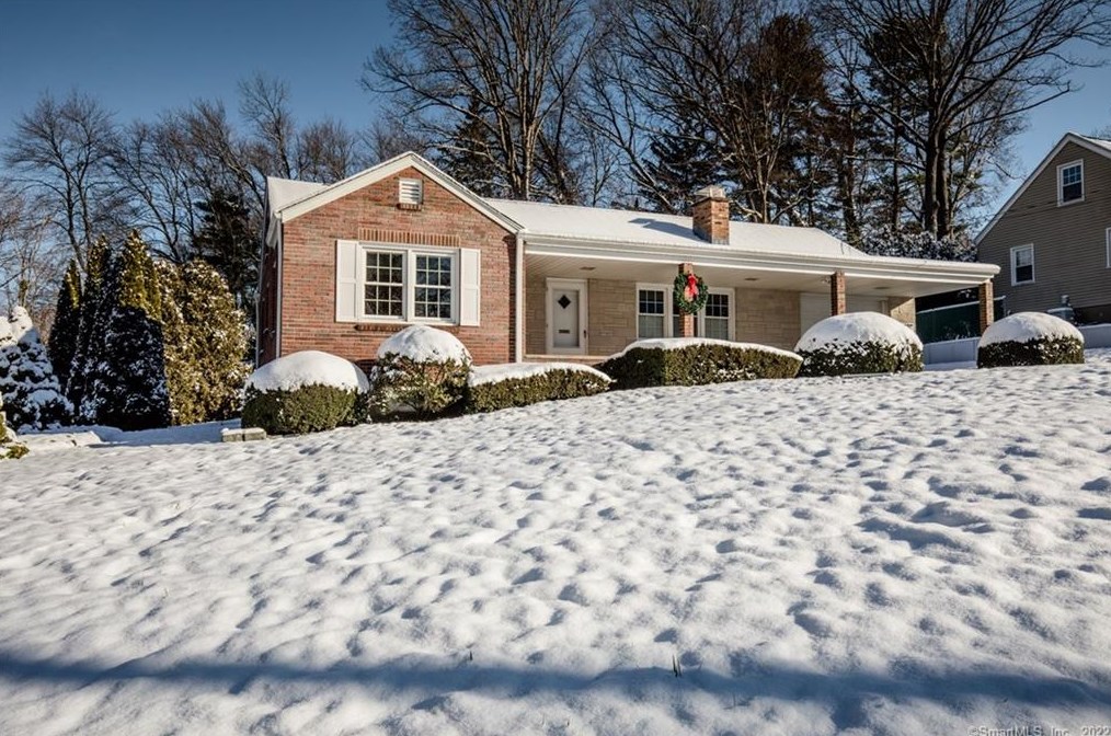 14 Lincoln Ave, Wallingford, CT 06492