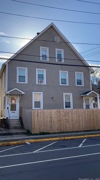 71 Spring St, Middletown, CT 06457