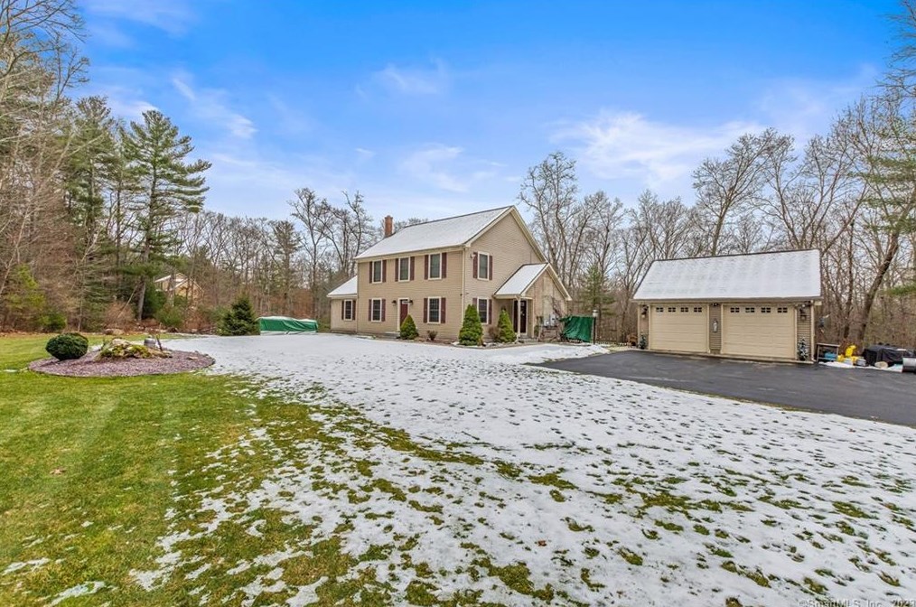 27 Red Oak Dr, Killingly, CT 06239