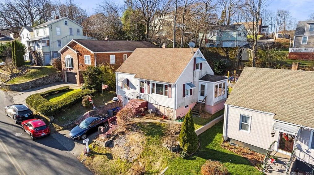 226 Emmett Ave, Derby, CT 06418