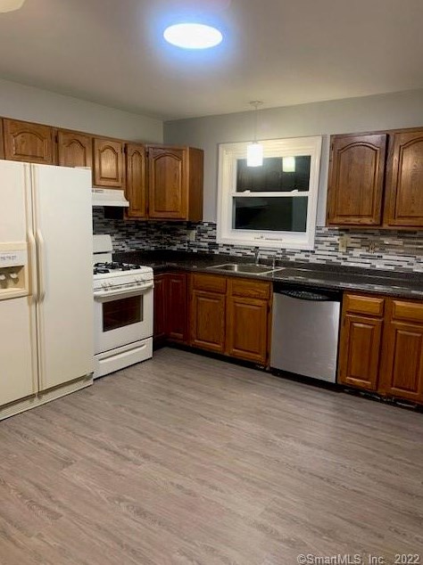36 Kingsbury Rd, Bridgeport, CT 06610