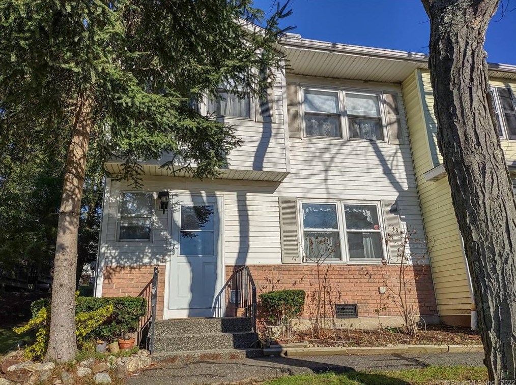25 Padanaram Rd #11, Danbury, CT 06811