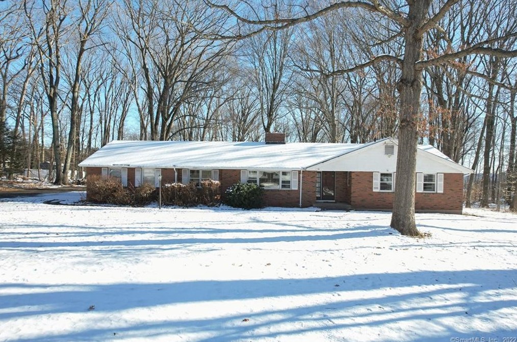 5 Autumn Ln, Plainville, CT 06062