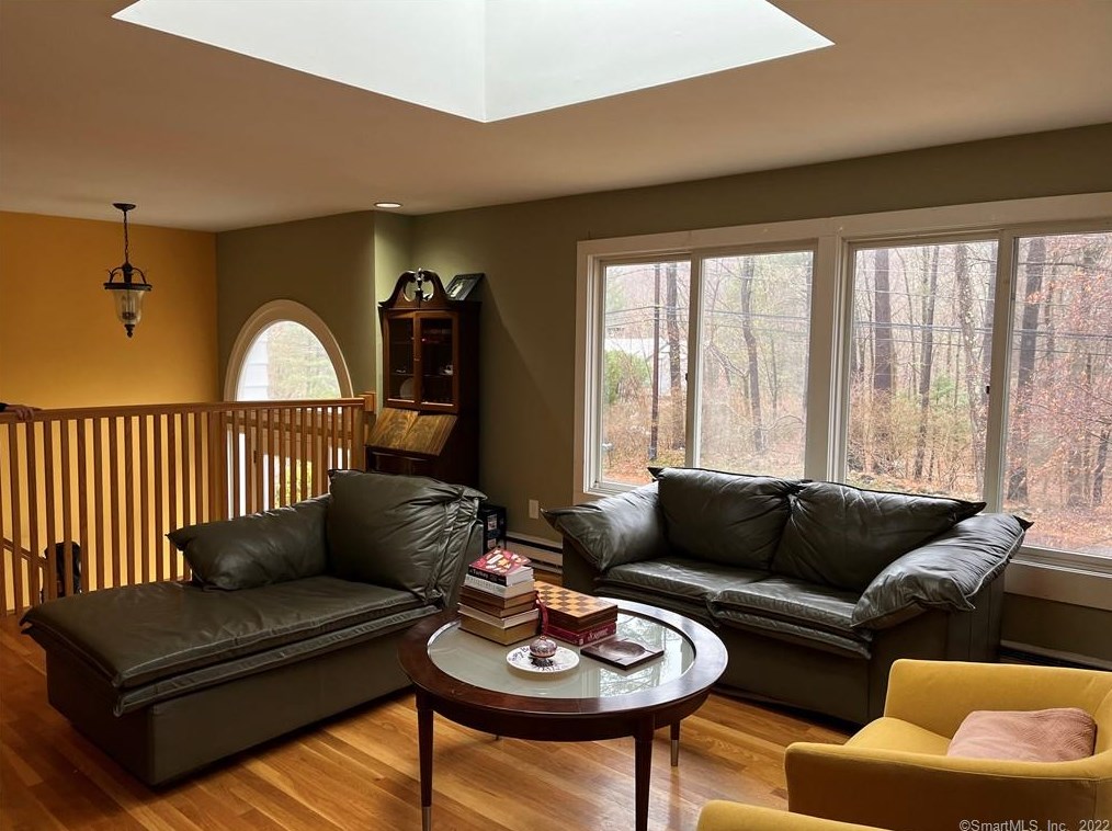 26 Peaceable St, West Redding, CT 06896-3107