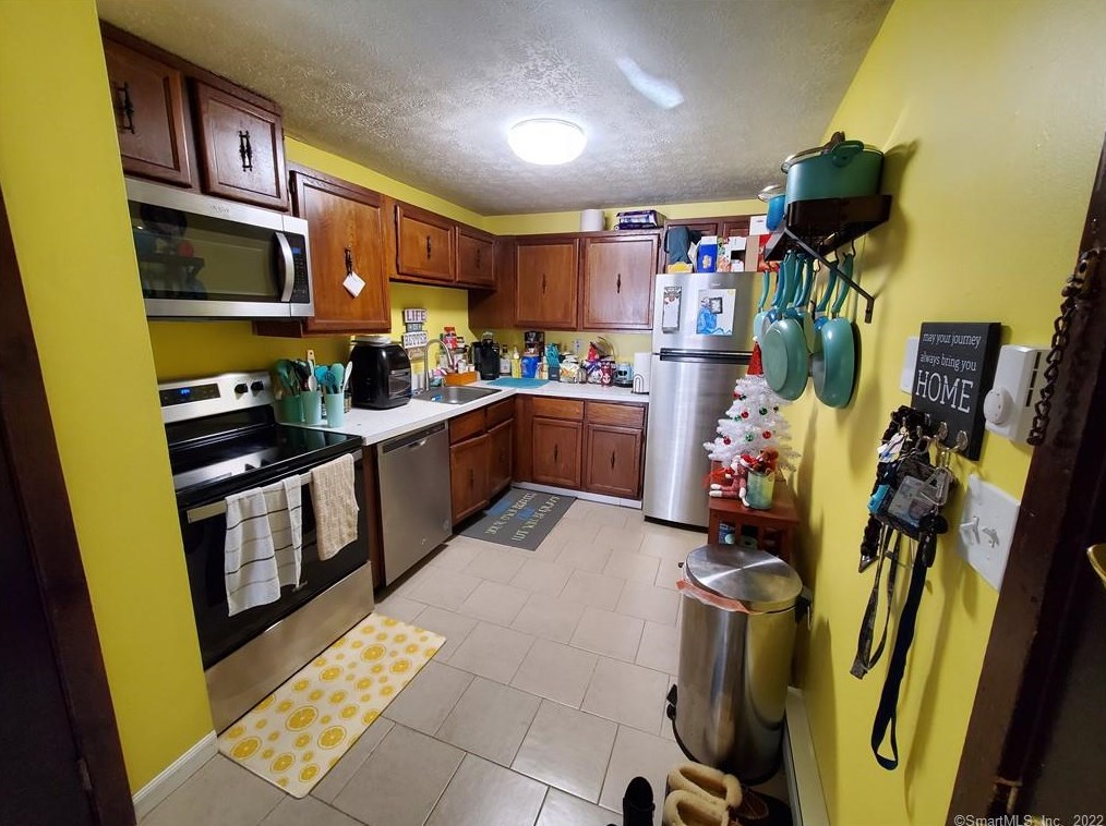 949 Pleasant Valley Rd #10-5, Wapping, CT 06074