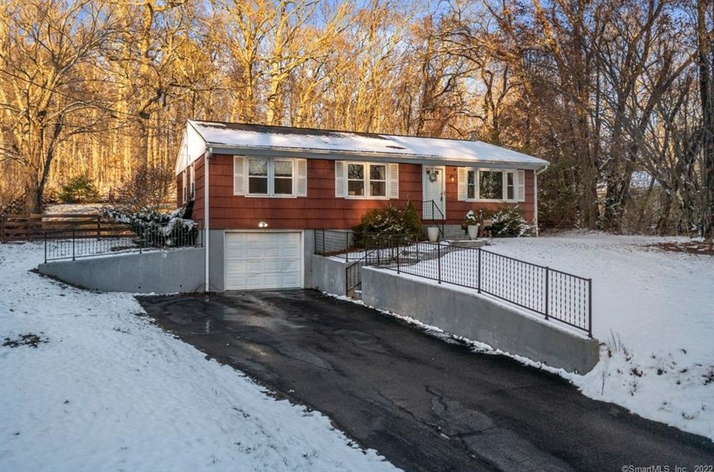 112 Gager Rd, Bozrah, CT 06334