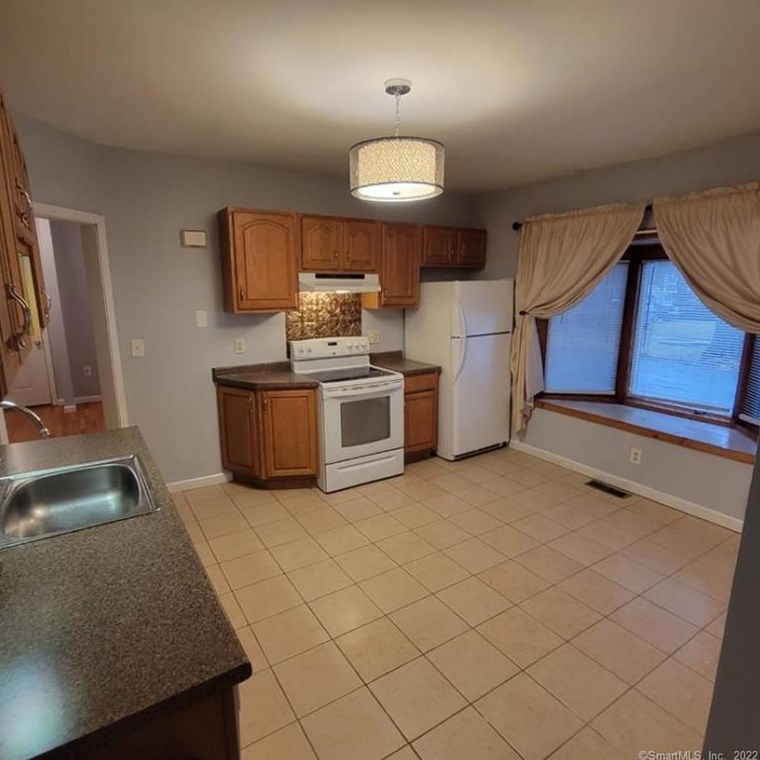 16 Parker Ter Ext, Glastonbury, CT 06033