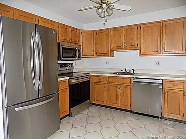 60 Glen Ridge Ct Unit 60, Northville, CT