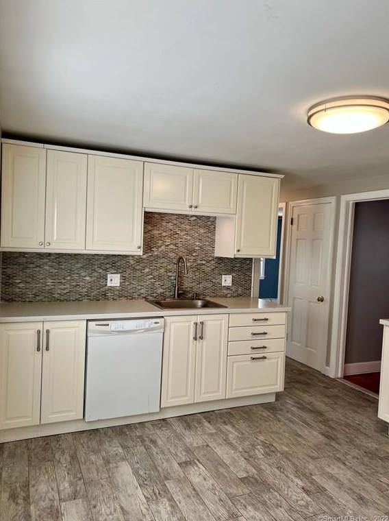 97 Naubuc Ave, Glastonbury, CT 06033