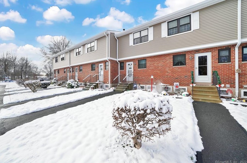 163 Hampton Ct #163, Hartford, CT 06111