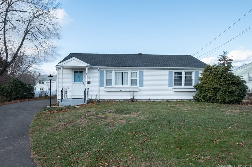 11 Dobson Cir, Middletown, CT 06457