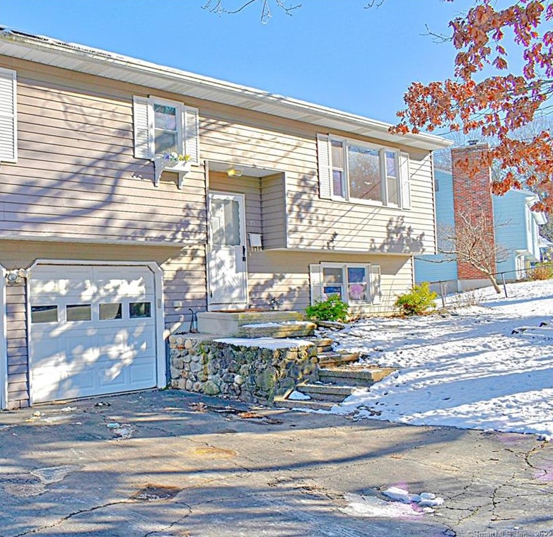 85 Woodhaven St, Waterbury, CT 06708