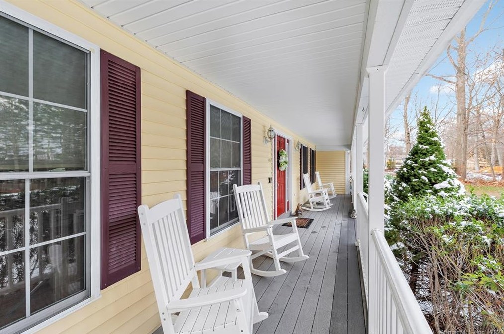 695 Warner Hill Rd, Stratford, CT 06614