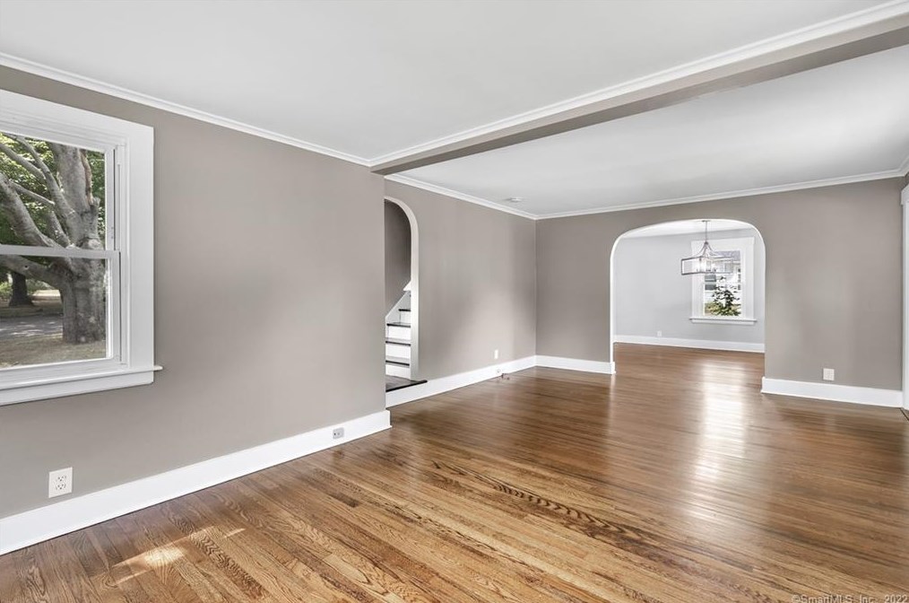 198 Meadow St, Huntington CT  06484-2265 exterior