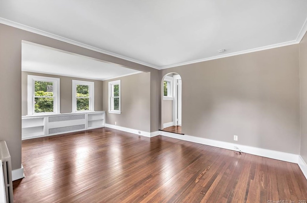 198 Meadow St, Huntington CT  06484-2265 exterior