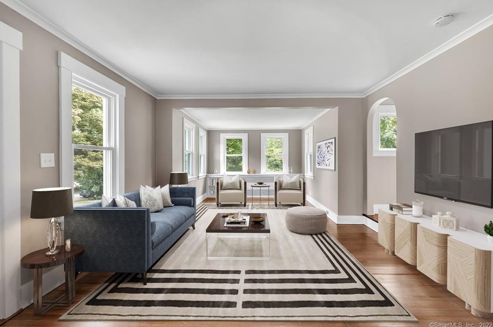 198 Meadow St, Huntington CT  06484-2265 exterior