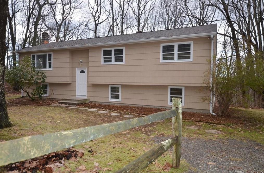 61 Indian Ln, Woodbury, CT 06798