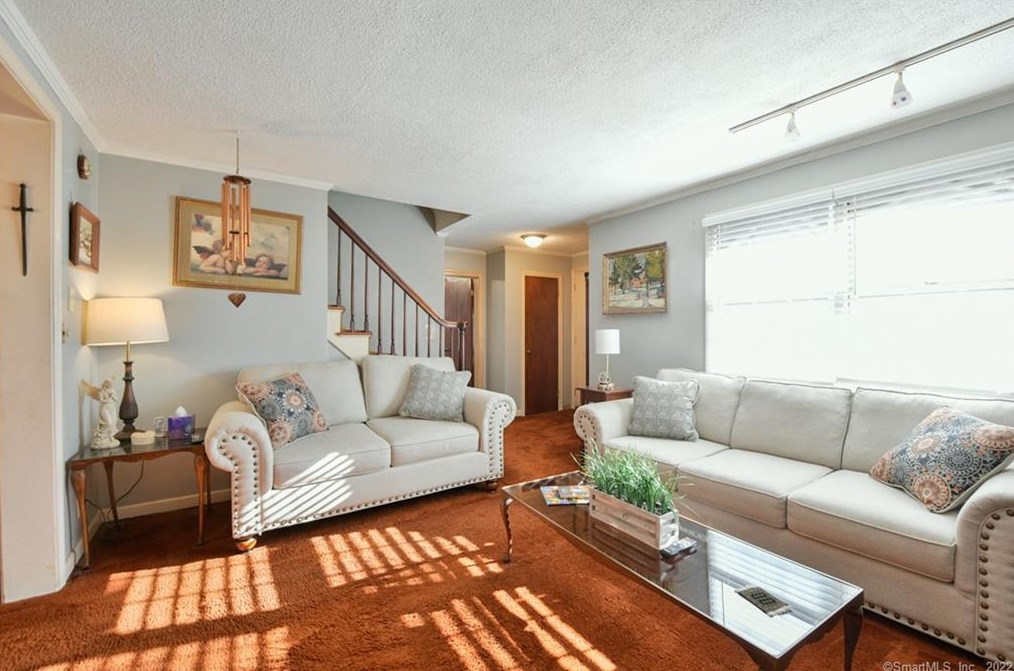 12 Pratt St, Rocky Hill CT  06067-2613 exterior