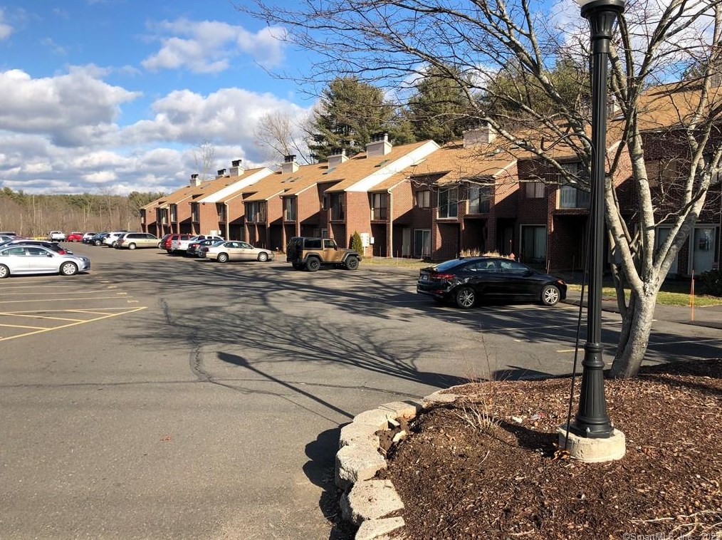 295 Redstone Hill Rd #26a, Bristol, CT 06010