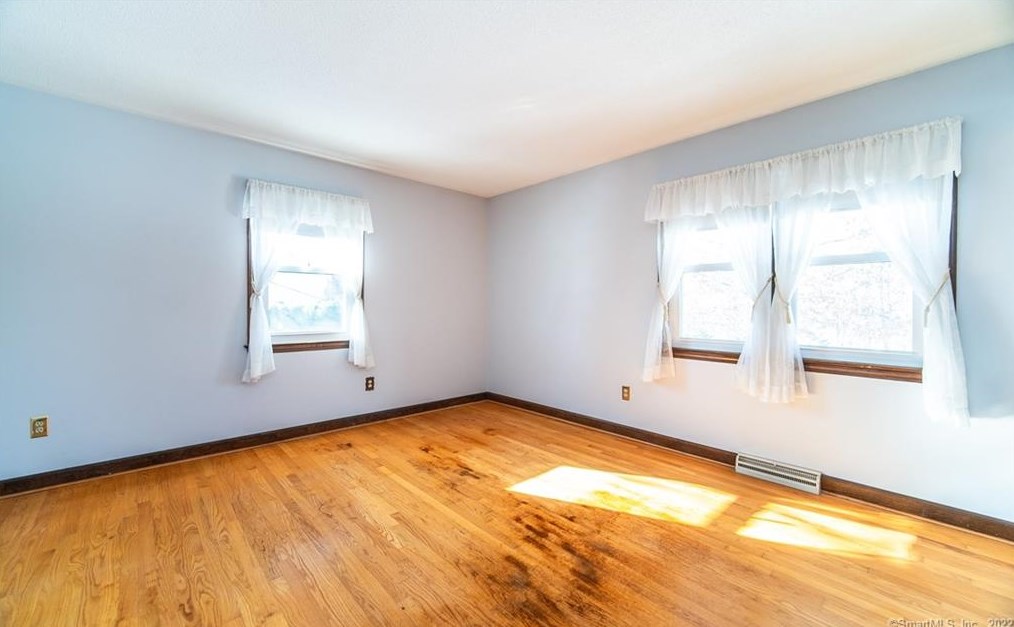 21 Susan Ln, Meriden CT 06450-6848 exterior