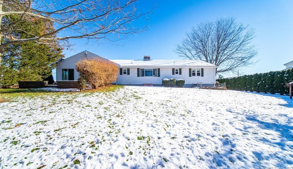 21 Susan Ln, Meriden CT 06450-6848 exterior