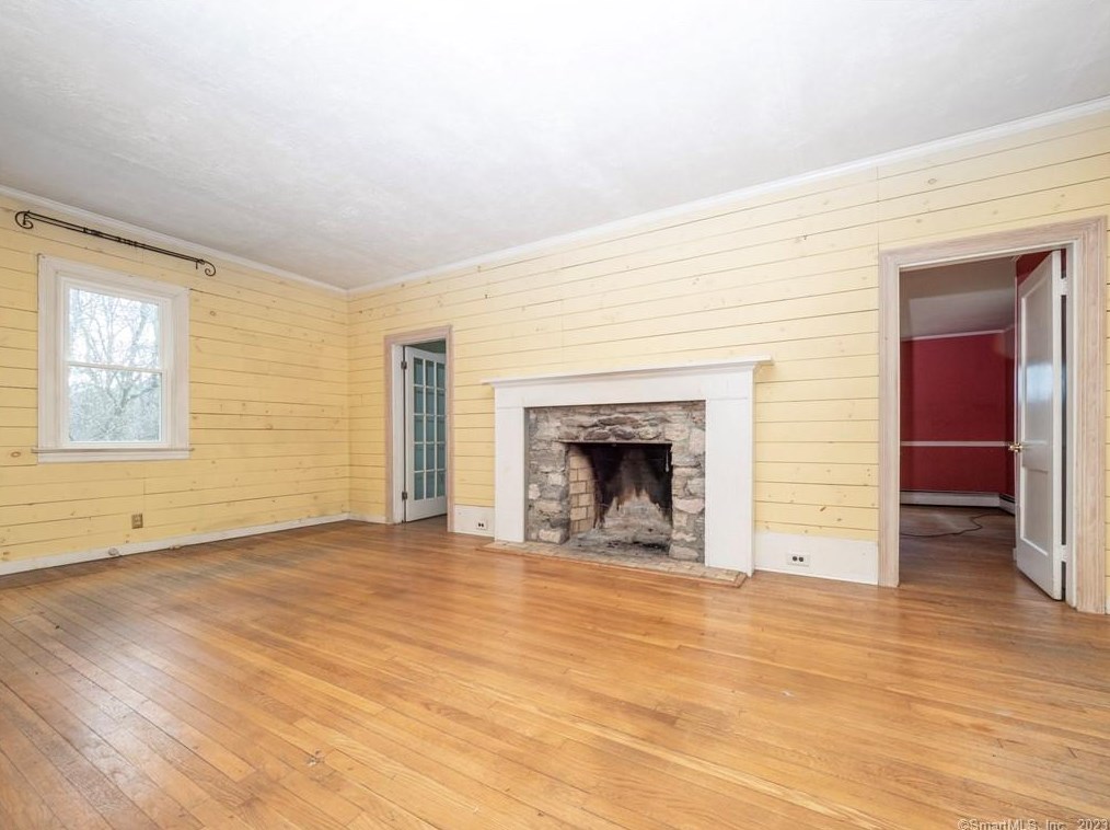 13 Hoyt Rd, Bethel, CT 06801