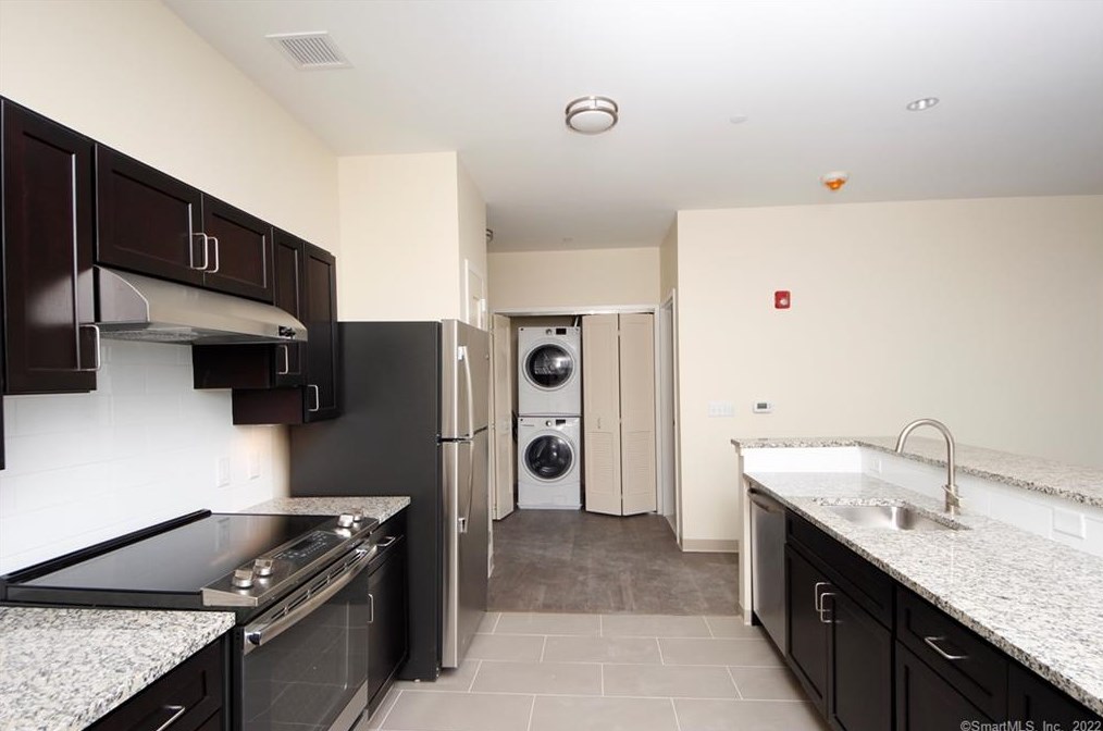 215 Stillwater Ave #312, Stamford, CT 06902