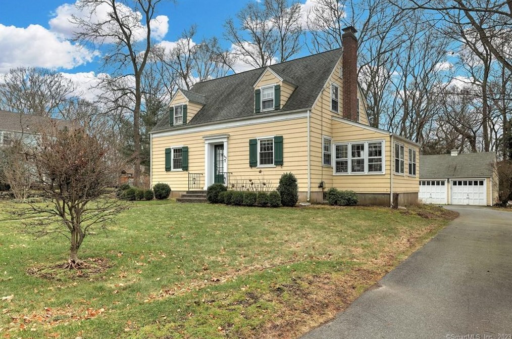 842 Shagbark Dr, Orange, CT 06477