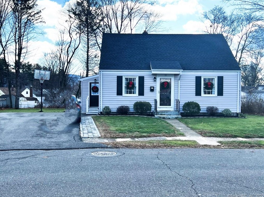 12 Berkley Ct, Southington, CT 06489