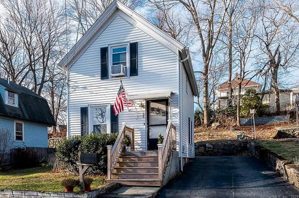 36 Acorn Ct, United States Coast Guard Ac, CT 06320