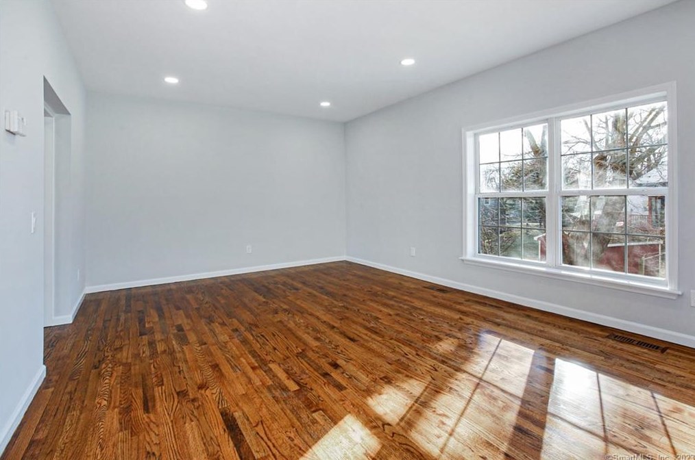 144 Bullard St, Fairfield CT  06825-3717 exterior